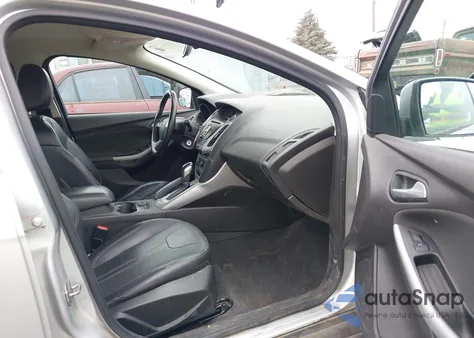 2014 Ford Focus Se from USA, damaged, VIN 1FADP3K27EL132679